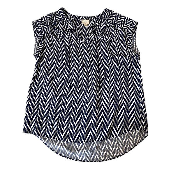 St. John's Bay Navy and White Patterned Top Women's Size Medium - Picture 1 of 4